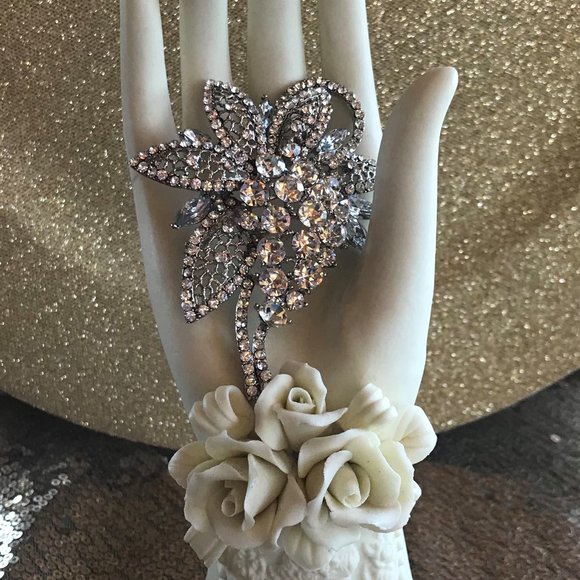 LARGE RHINESTONE BRROCH - Picture 3 of 3